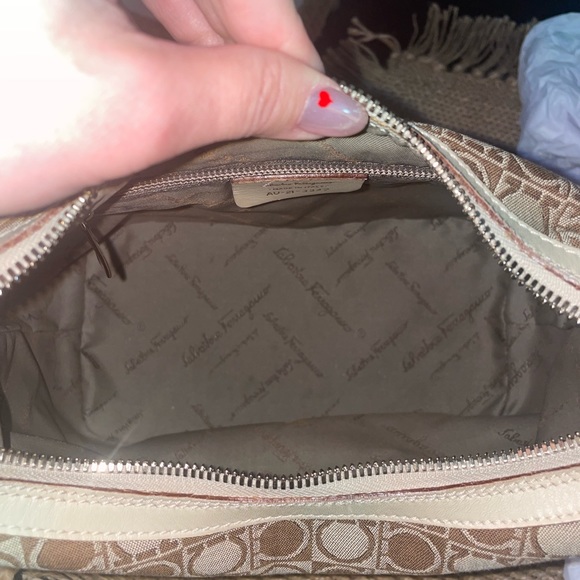 Authentic Salvatore Ferragamo shoulder bag - Picture 5 of 6